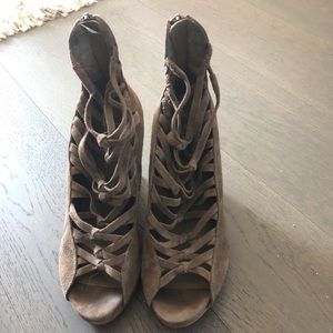 B. Makowsky Tan Suede Sandal